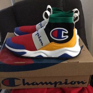 I’m selling a pair of champion rally ups
